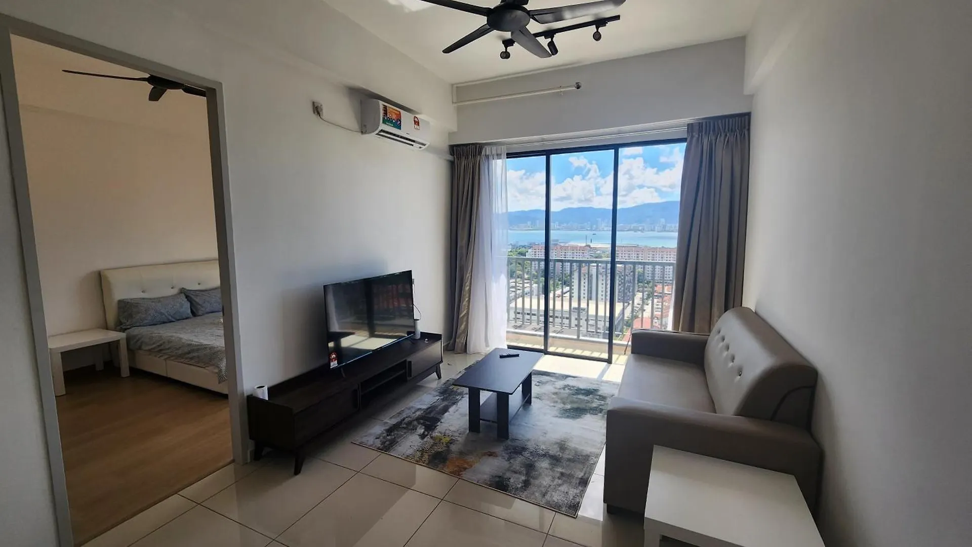 Praicon Executive Suite Butterworth Apartment